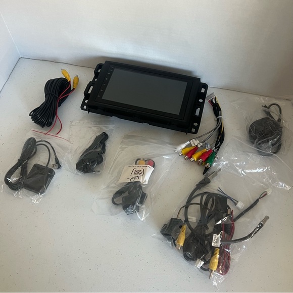 Android car radio 8 inch Chevy Silverado, Tahoe, and others 2006 body style - Picture 10 of 11